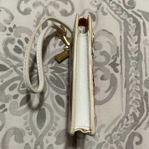 Coach Poppy Flower Applique White Red Purple Blue IPod Mini Case Wristlet - Picture 6 of 7